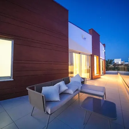Royal Oasis بيت للعطل
