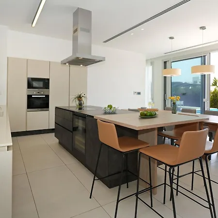 Royal Oasis * איה נאפה