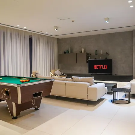 Royal Oasis איה נאפה