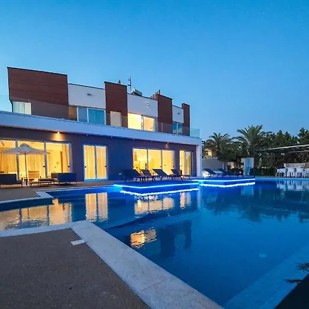 Royal Oasis * איה נאפה