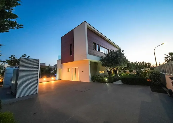 ヴィラ Royal Oasis アヤナパ