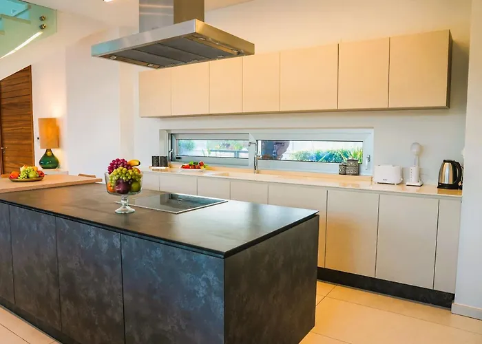 Royal Oasis アヤナパ